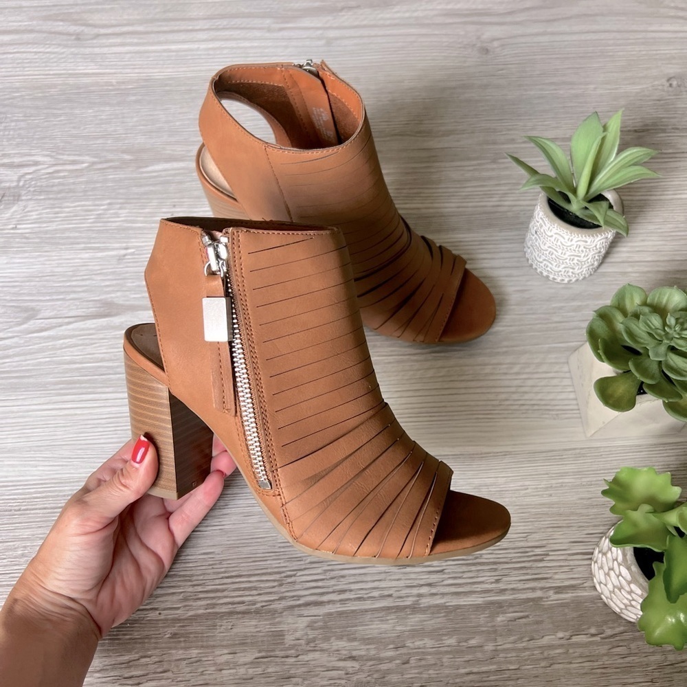 FRANCESCA'S edna peep toe heeled booties size 6.5 NWT